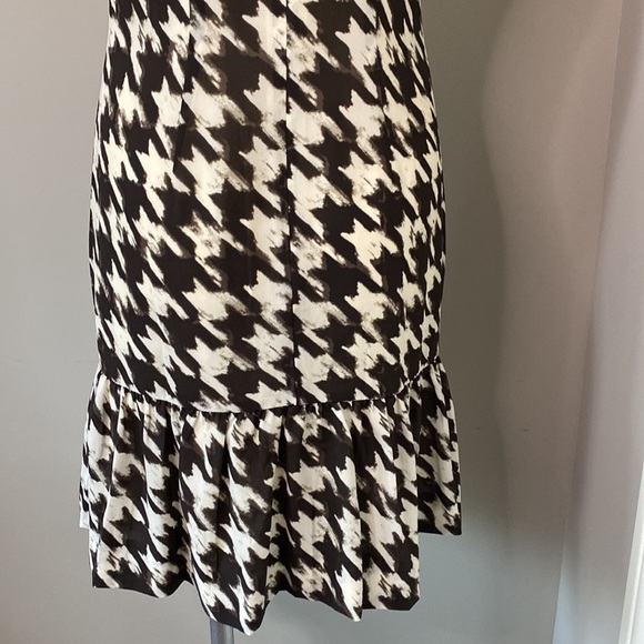 J.Crew black & cream houndstooth
Shift Dress Sz 2 
💯 excellent condition - Picture 12 of 13